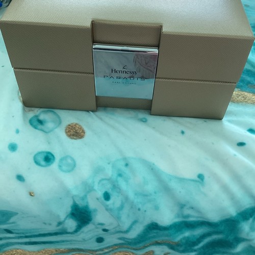 Hennessy Paradis Rare Cognac Empty Bottle Golden Packaging Box & Slip Cover - Picture 5 of 5