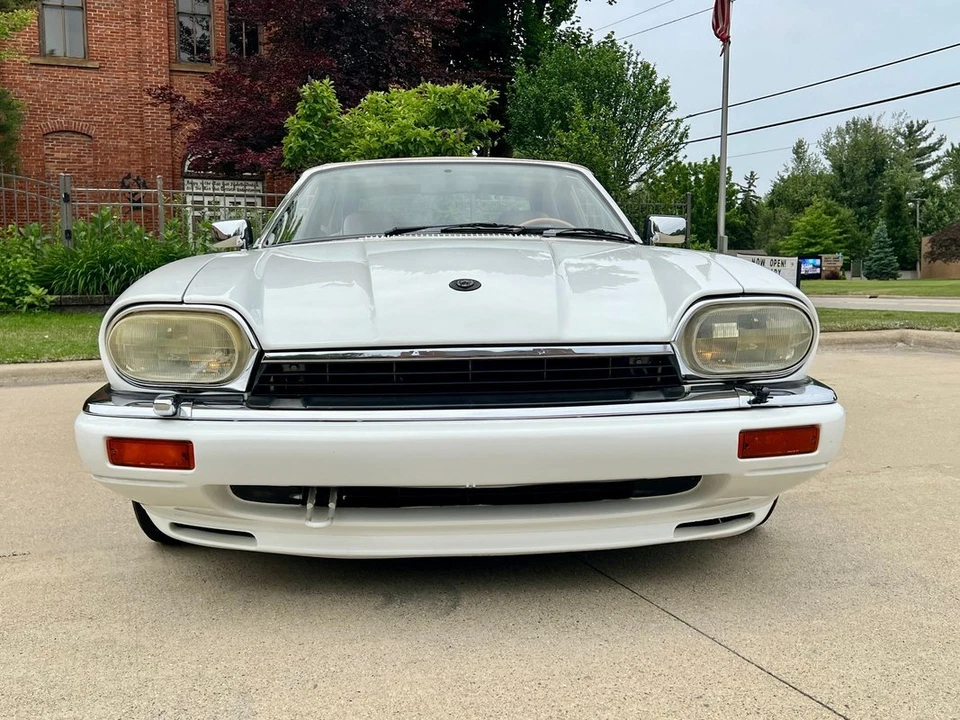 1996 Jaguar XJ6 - Image 2 of 4