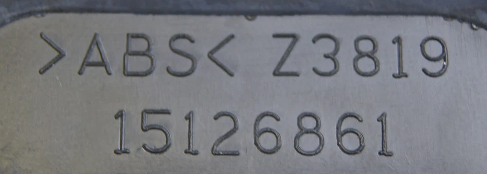 Hummer H2 SUT 2005-2009 cama piso enchufe de drenaje de agua cantidad 2 nuevo OEM 15126861 Foto 2 de 4