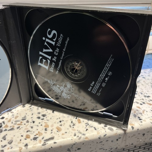 Elvis Peace In The Valley The Complete Gospel Recordings CD 2000 RCA (3 Discs) - Picture 4 of 6