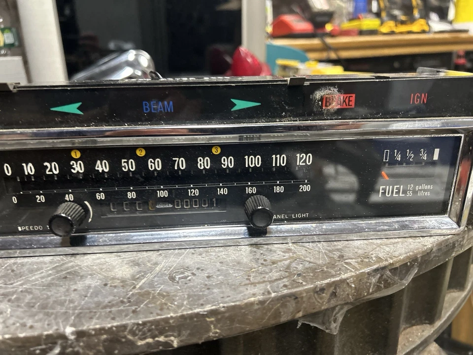 Cuadro medidor velocímetro Rover 2000 1 milla restaurado Foto 2 de 4