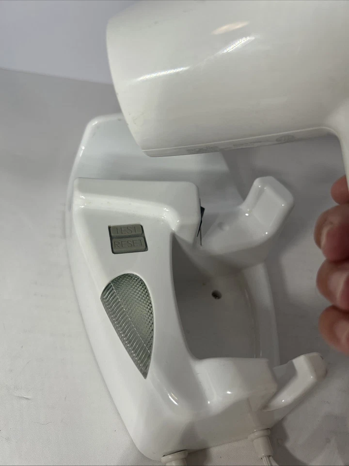 Andis Quiet Turbo Ionic Hair Dryer 1600 Watts Wall Mount Works Missing Switch - Image 4 of 4