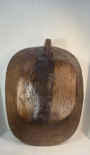 18 in Antique Primitive Dough/Grain Bowl w/Handle and Metal Tag | RARE FIND - Picture 4 of 8