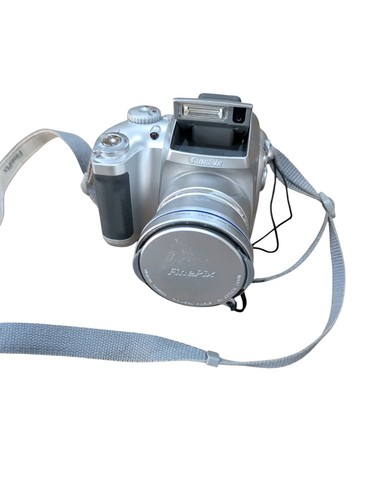 FUJIFILM FinePix S3100 4MP Digital Camera With 6x Optical Zoom Tested Working - Picture 3 of 11