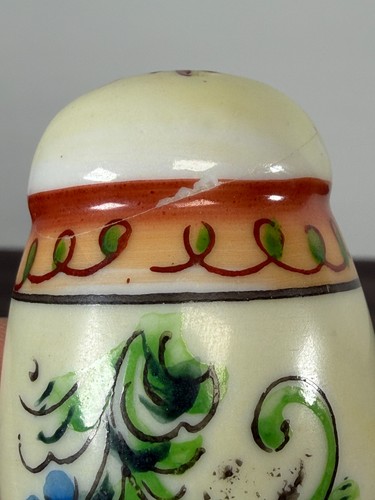 Salero y pimentero vintage miniatura/pequeño, cerámica floral hecha en Japón - Imagen 11 de 18