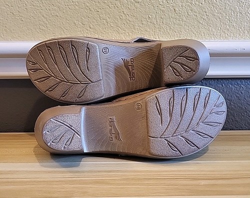 Dansko freche hellbraun gefräste Clogs Damen Gr. 40 Blockabsatz verstellbarer Riemen - Bild 7 von 9