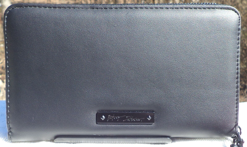 Betsey Johnson SKULL & CROSSBONE Studded BLACK Zip Around WRISTLET Wallet NEW - Picture 3 of 7