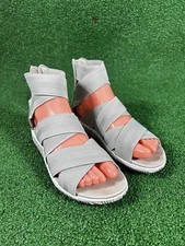 SOREL Out N About Plus Strap Dove Women  s Size 6.5 sandals straps zipper closure