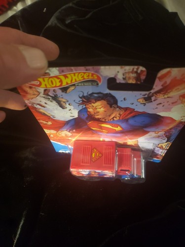 Superman 88 Mercedes Unimog U1300 Hot Wheels Real Riders DC Matel - Picture 2 of 6