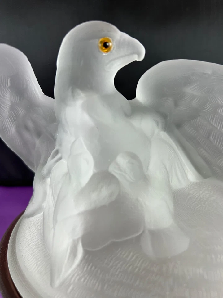 DE COLECCIÓN WESTMORELAND CRISTAL NIEBLA MADRE ÁGUILA EN NIDO CON BASE DE NIEBLA MARRÓN Foto 2 de 4