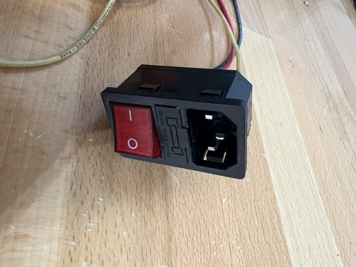 Assembled Power Socket with Fuse 60cm wires Switch 3 Pin IEC320 + Cord - Picture 5 of 9