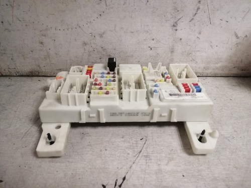 Ford Focus MK2 Fuse Box 2008-2010 7M5T-14A073-D - Picture 2 of 10
