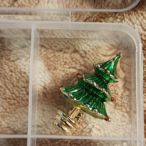 Christmas Tree Mini Lapel Scatter Pin Green Classic 1.25" - Picture 7 of 10