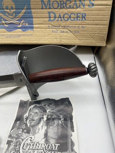 Morgan’s Dagger W/ Holder Cutthroat Island Film Prop Replica 1996 NOS - Picture 5 of 9