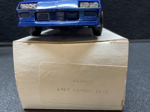 AMT ERTL 1987 CHEVROLET CAMARO Z-28 DARK BLUE 1:25 DEALER SHOWROOM PROMO 6104EO - Picture 21 of 24