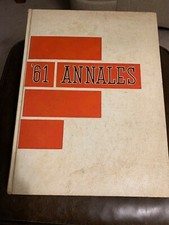 1961 ANNALES, YEARBOOK UTICA COLLEGE of SYRACUSE UNIVERSITY