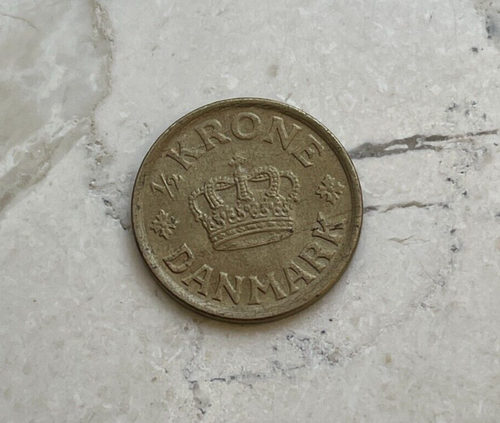 1925 Denmark 1/2 Half Krone - Very Nice - Picture 2 of 2