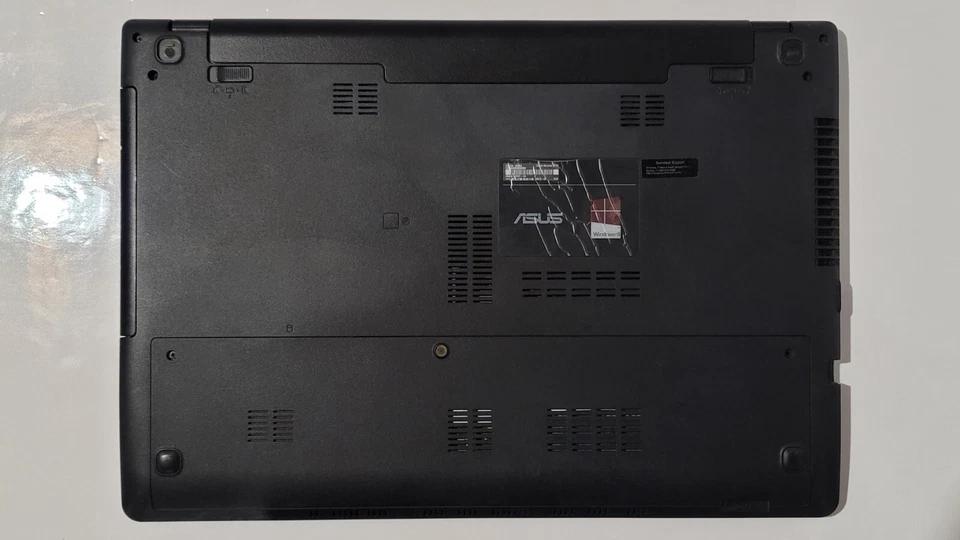 Portátil 15.6" Asus S56CA-DH31-CA Core i3, 256GB SSD, 6BG RAM Win 10 *BATERÍA DÉBIL Foto 4 de 4