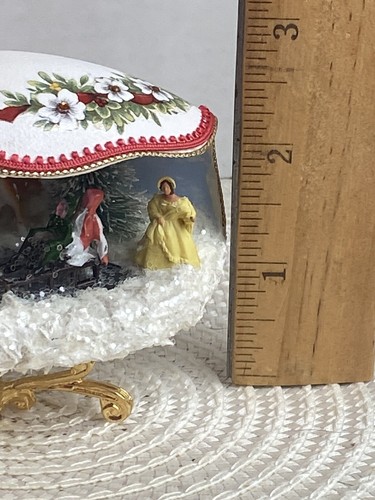 Embellished Real Goose Egg Shell Diorama Christmas Scene-On Pedestal - Picture 10 of 10