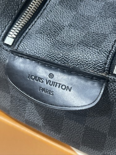Authentic Louis Vuitton Dopp Toilet Pouch Gray / Black - Picture 3 of 20