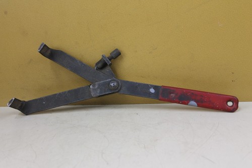Kawasaki 57001-1243 Clutch Holder Specialty Tool USED
