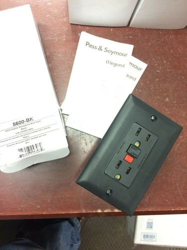 PASS & SEYMOUR BLACK GFCI RECEPTACLE 125VAC 15A  60HZ  NEW IN BOX - Picture 3 of 5