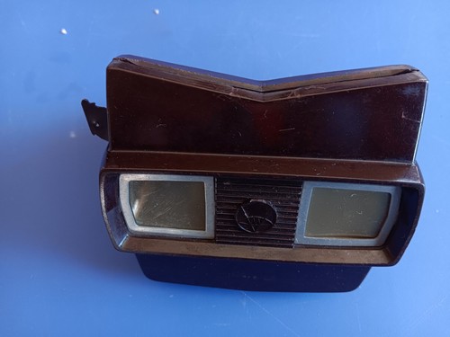 ViewMaster and 70 reels. SEE ALL PHOTOS FOR NAMES - Picture 3 of 17