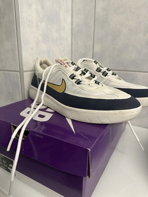 Nike Nyjah Free SB Low Top Sneaker Weiß/Blau/Gold EU 44 US 10 BV2078 400