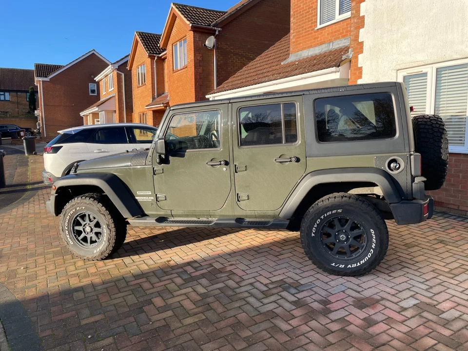 Jeep Wrangler JK 3.6 V6 Auto 4dr – Sarge Green – 41K Miles – Low Tax – CarPlay - Image 3 of 4