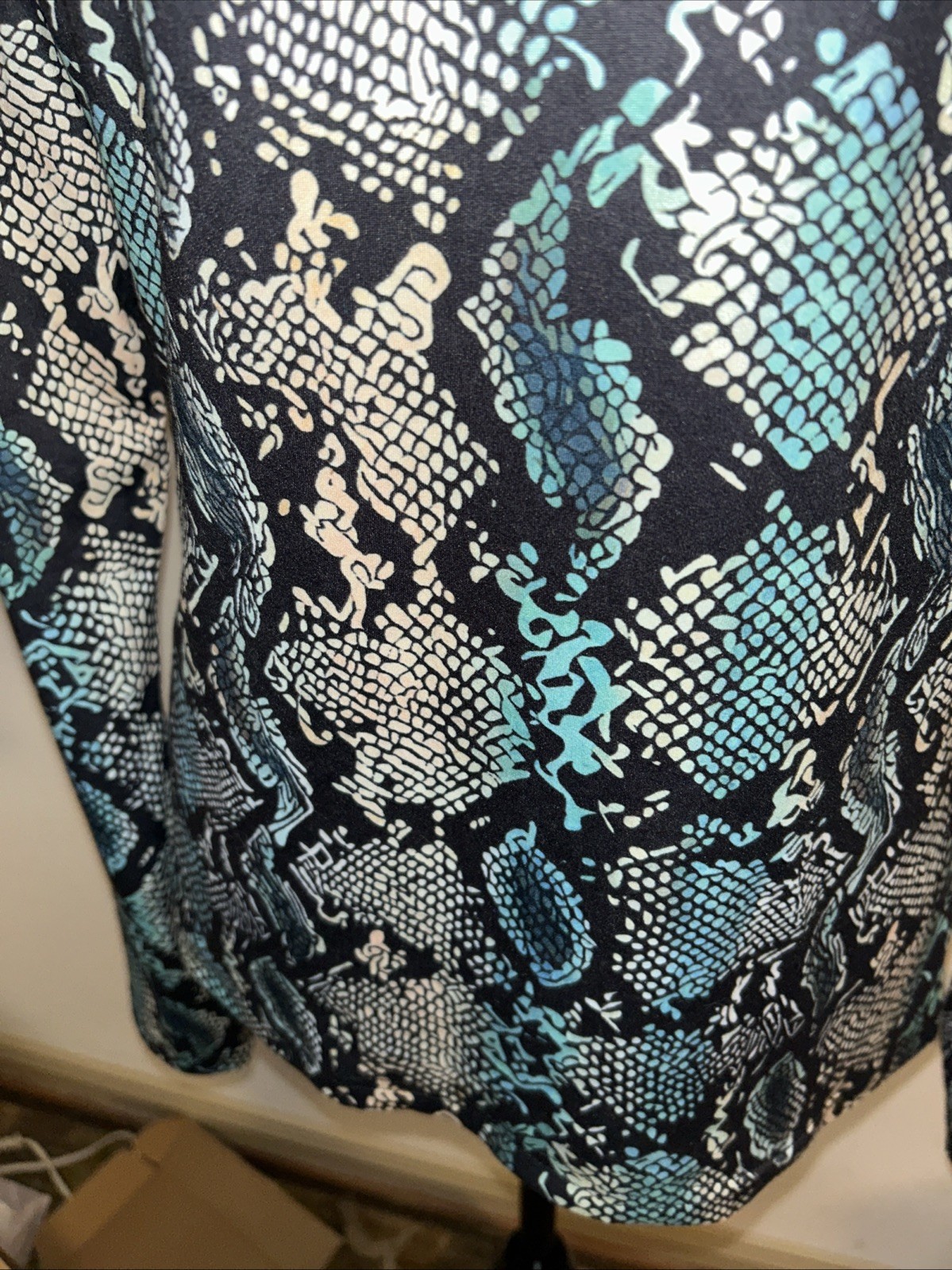 Turtle Neck Long Sleeve Large Pullover Snake Prin… - image 9