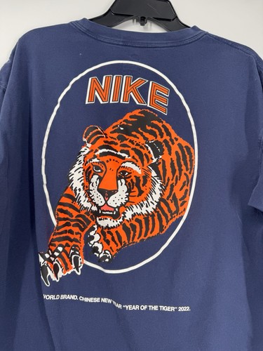 The Nike Tee Navy Blau Kurzarm Year of the Tiger 2022, Pullover - Bild 6 von 6