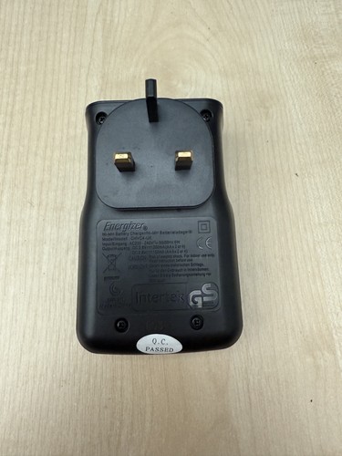 Energizer NiMH Rechargeable Battery Charger AA or AAA working - Picture 3 of 3