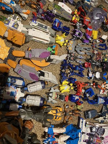 Vintage Transformers Lot Action Figures, Parts, Weapons, Accessories Bulk Toys - Bild 12 von 17
