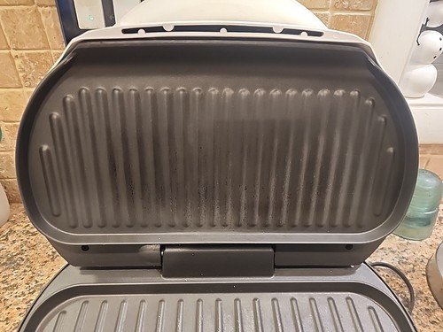 TESTED! George Foreman Lean Mean Fat Grilling Machine Indoor Grill Model GR15 - Picture 6 of 12