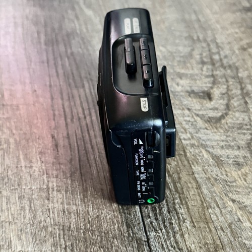 Sony WM-FX20 FM/AM Walkman Radio funktioniert Kassette funktioniert nicht Teile oder Reparatur Vintage - Bild 2 von 3