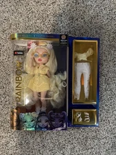 Rainbow High DELILAH FIELDS Albinism DOLL Series 4 Buttercup Yellow NEW NIB