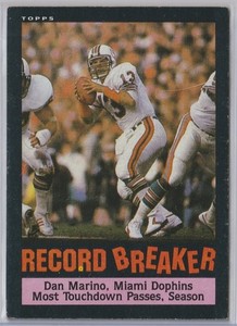 1985 Topps - Dan Marino #4 NFL HOF Miami Dolphins legend.
