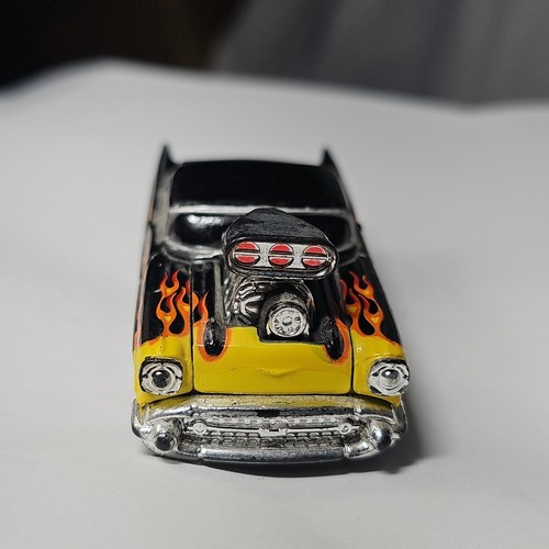 2001 Muscle Machines 1957 Chevy Bel Air Blown V8 Black Flames 1:64 Diecast Car - Bild 3 von 10