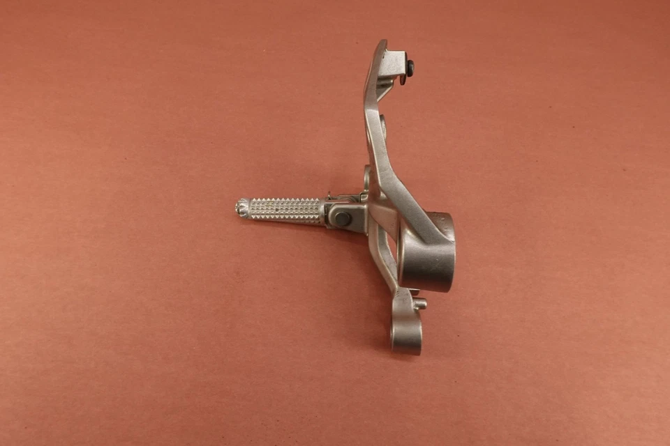 2015 15-16 Yamaha FJ09 FJ 09 apoio dianteiro direito para os pés - Imagem 2 de 4