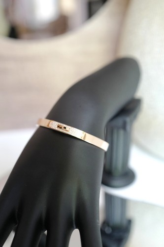 Brand New Hermès Kelly Bracelet With Diamonds in Rose Gold 18K, Small Model SH - Picture 12 of 24