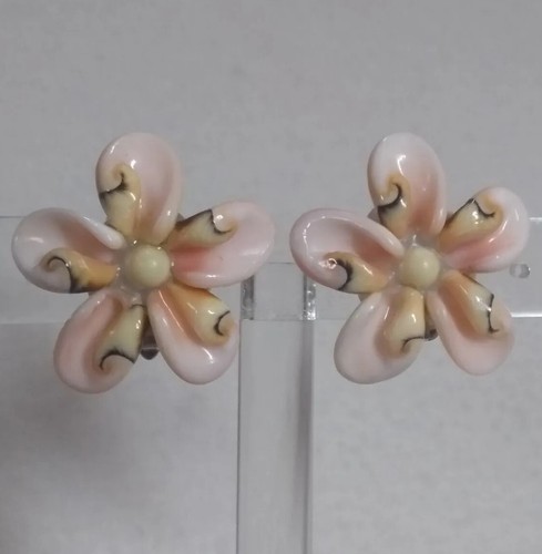 Puka Necklace Style Flower Shell Peach Clip On Earrings Vintage  - Picture 1 of 10