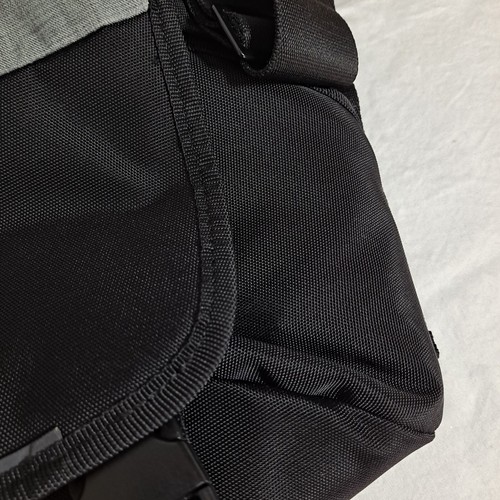Everki ContemPRO Eks660 Notebook Carryin Case Messenger Bag Black Gray 19" x 13" - Picture 5 of 11