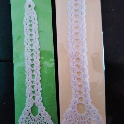 Crochet Hand Made White Cotton Bookmarks x 2 with Tassles - Picture 3 of 9