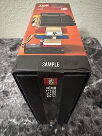 LEGO BRICKHEADZ: Superman & Wonder Woman (41490) SAMPLE SEAL RARE
