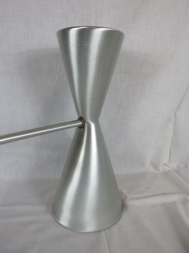 Accesorio de luz cono de aluminio de 3 brazos moderno Litecraft de mediados de siglo de colección - Imagen 12 de 20
