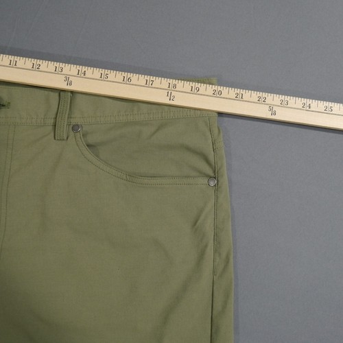 LL Bean Men's VentureStretch Five-Pocket Shorts 10" Size 40 W Army Green - Picture 8 of 14