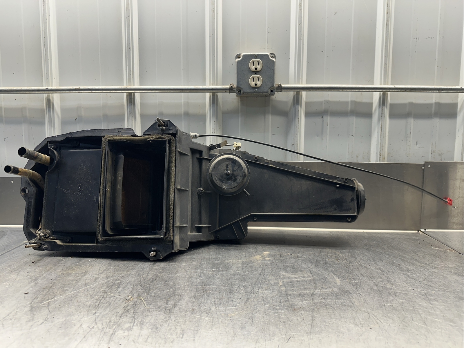 19891991 CHEVROLET GMC SQUAREBODY SUBURBAN BLAZER HVAC HEATER CORE BOX OEM eBay