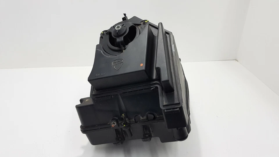 Caja de filtros Ducati Monster 821 2015 14255 km Foto 3 de 4