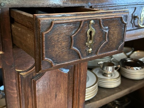Authentic original 18thc Italian walnut serving cupboard or sideboard c 1760 - Picture 8 of 12