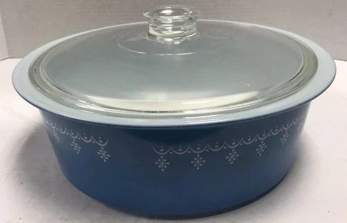 Pyrex 664 Big Bertha 4 Qt Blue Snowflake Garland Casserole Dish WITH LID VINTAGE